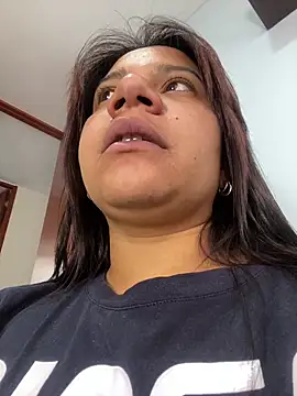 Stefany Bam online show from October 2025 08:13:02 PM