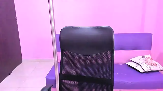 Snapshot of blondie_dirtysquirt chatting on January 2026 07:19:01 PM blondie dirtysquirt online show from January 2026 07:19:01 PM