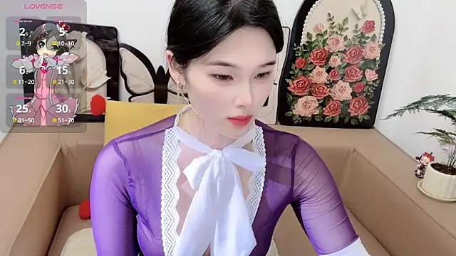 Snapshot of T-TeaR chatting on June 2026 02:13:02 AM T-TeaR online show from June 2026 02:13:02 AM
