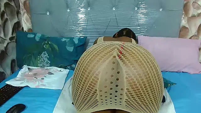 Snapshot of Bigboobsbooty chatting on February 2026 04:07:01 AM Bigboobsbooty online show from February 2026 04:07:01 AM