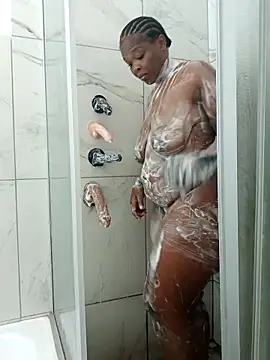 Snapshot of Bigboobsbooty chatting on February 2026 07:18:01 AM Bigboobsbooty online show from February 2026 07:18:01 AM