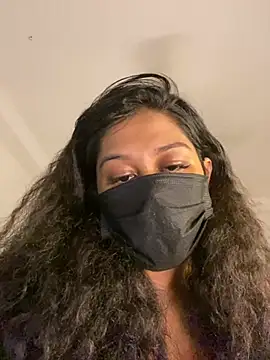 Monica  Bellucci   online show from February 2026 10:49:02 AM