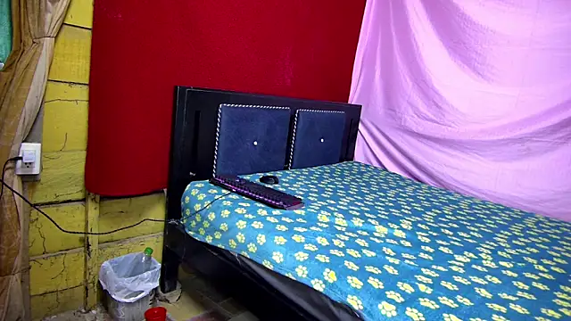 Snapshot of vale_only chatting on October 2025 02:01:02 AM vale only online show from October 2025 02:01:02 AM