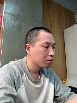 yichengm online show from October 2025 03:25:02 AM