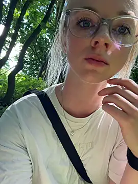 LinaLeana online show from June 2026 11:03:02 AM