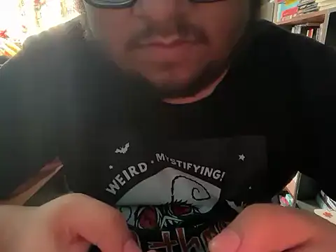 LeonHot8502 online show from April 2026 07:37:02 PM