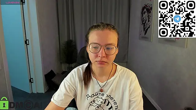 Snapshot of Nuura_Moore chatting on November 2025 01:16:01 AM Nuura Moore online show from November 2025 01:16:01 AM