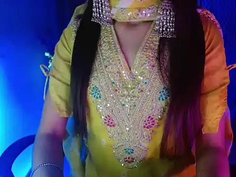 Snapshot of Roiseeee chatting on March 2026 05:13:01 AM Roiseeee online show from March 2026 05:13:01 AM