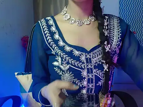 Snapshot of Roiseeee chatting on March 2026 05:13:01 AM Roiseeee online show from March 2026 05:13:01 AM