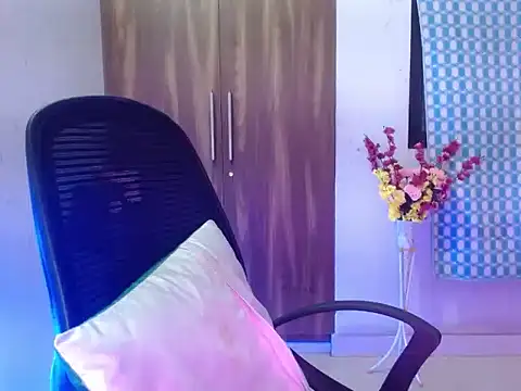 Snapshot of Roiseeee chatting on March 2026 04:57:02 AM Roiseeee online show from March 2026 04:57:02 AM