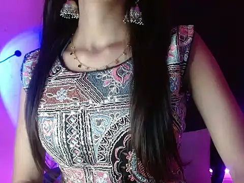 Snapshot of Roiseeee chatting on April 2026 04:35:01 AM Roiseeee online show from April 2026 04:35:01 AM