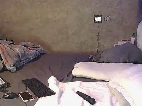 petite queenx online show from November 2025 02:10:02 AM