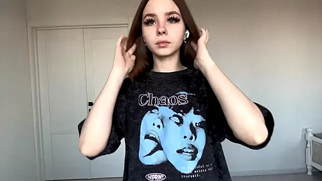 EhtelBiondi online show from November 2025 08:14:02 AM