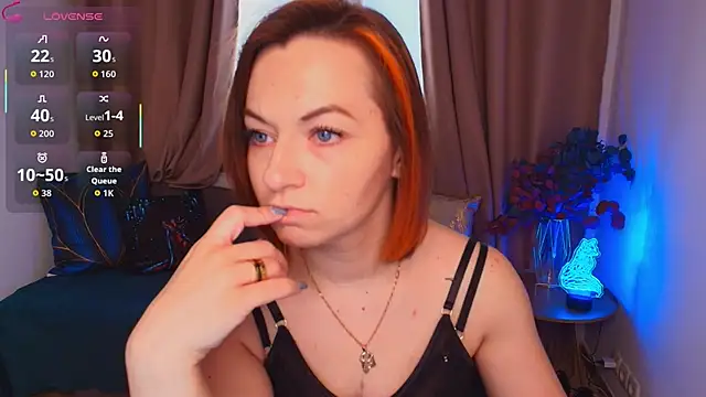 Snapshot of Serena_Foxxx chatting on May 2026 01:56:02 AM Serena Foxxx online show from May 2026 01:56:02 AM