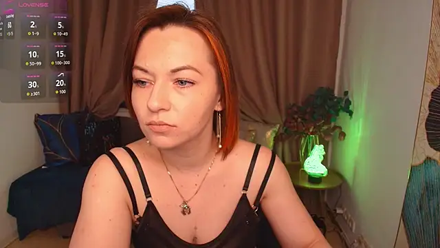 Snapshot of Serena_Foxxx chatting on May 2026 05:38:02 AM Serena Foxxx online show from May 2026 05:38:02 AM