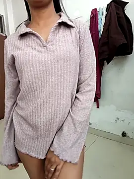 anshika0124 online show from December 2025 05:04:02 AM