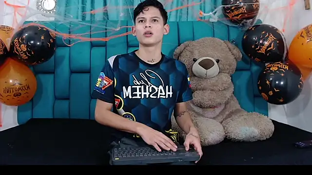 Snapshot of Brian_hot chatting on October 2025 12:53:02 PM Brian hot online show from October 2025 12:53:02 PM