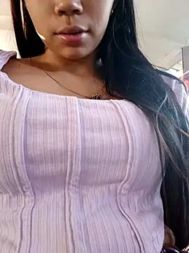 Snapshot of Ammyy_Wood_ chatting on October 2025 10:09:01 PM Ammyy Wood  online show from October 2025 10:09:01 PM
