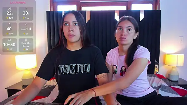 Sofy and Mia online show from October 2025 12:31:01 PM