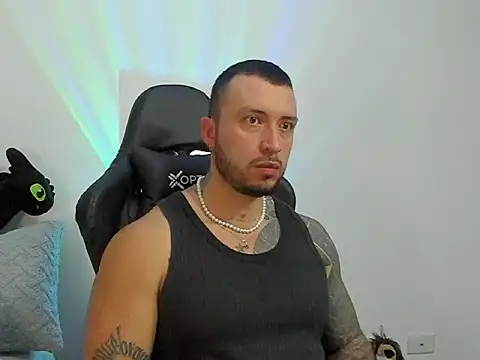 Snapshot of Dave-Max01 chatting on October 2025 10:00:02 AM Dave-Max01 online show from October 2025 10:00:02 AM