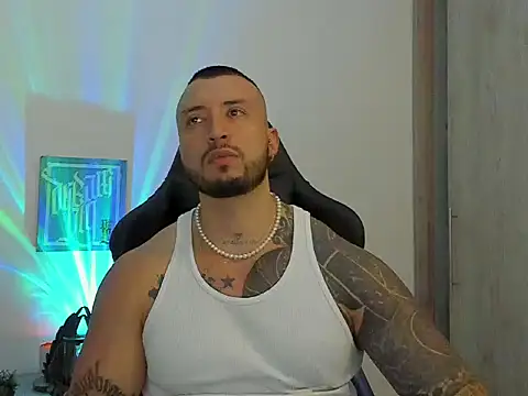 Snapshot of Dave-Max01 chatting on October 2025 11:09:01 PM Dave-Max01 online show from October 2025 11:09:01 PM