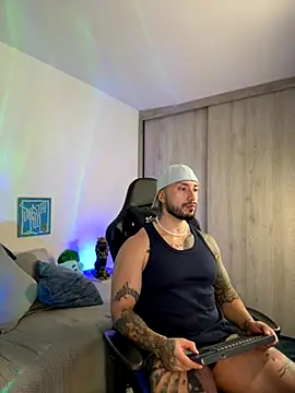 Snapshot of Dave-Max01 chatting on November 2025 01:49:01 AM Dave-Max01 online show from November 2025 01:49:01 AM