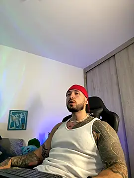 Snapshot of Dave-Max01 chatting on November 2025 02:32:01 AM Dave-Max01 online show from November 2025 02:32:01 AM