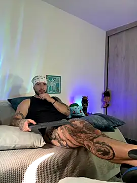 Snapshot of Dave-Max01 chatting on November 2025 02:13:01 PM Dave-Max01 online show from November 2025 02:13:01 PM