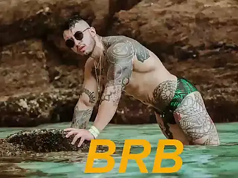 Snapshot of Dave-Max01 chatting on November 2025 02:34:02 PM Dave-Max01 online show from November 2025 02:34:02 PM