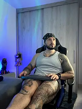 Snapshot of Dave-Max01 chatting on November 2025 02:44:02 AM Dave-Max01 online show from November 2025 02:44:02 AM