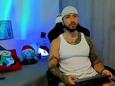 Snapshot of Dave-Max01 chatting on November 2025 04:11:02 PM Dave-Max01 online show from November 2025 04:11:02 PM