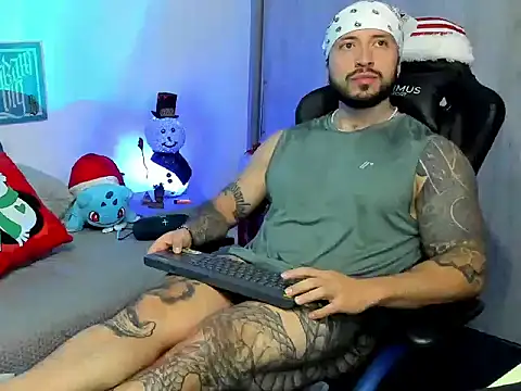 Snapshot of Dave-Max01 chatting on December 2025 02:28:01 AM Dave-Max01 online show from December 2025 02:28:01 AM