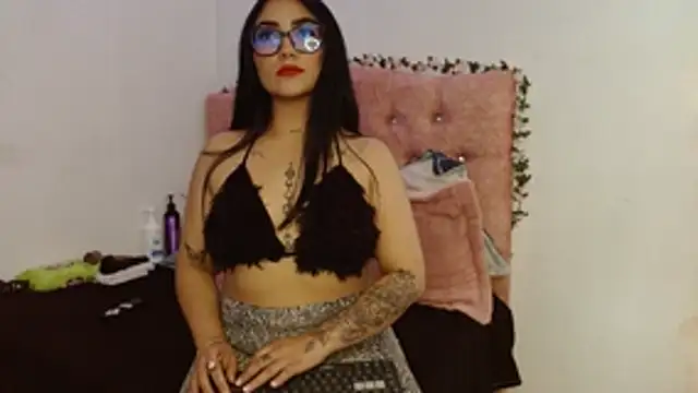 Snapshot of SeleneMore chatting on February 2026 07:19:02 PM SeleneMore online show from February 2026 07:19:02 PM