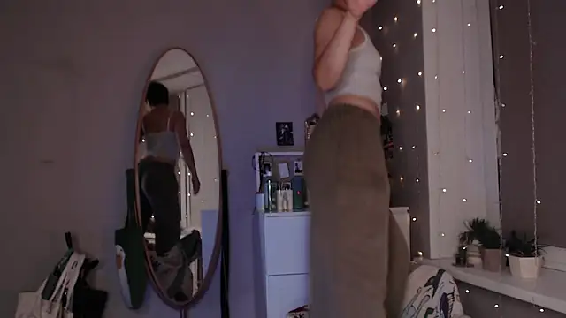 YourHotExSAndra online show from October 2025 08:31:01 PM