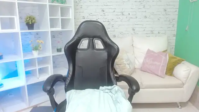 hannahjackson  online show from November 2025 11:14:01 AM