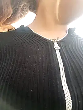 Allison Flamingg online show from October 2025 01:00:02 PM