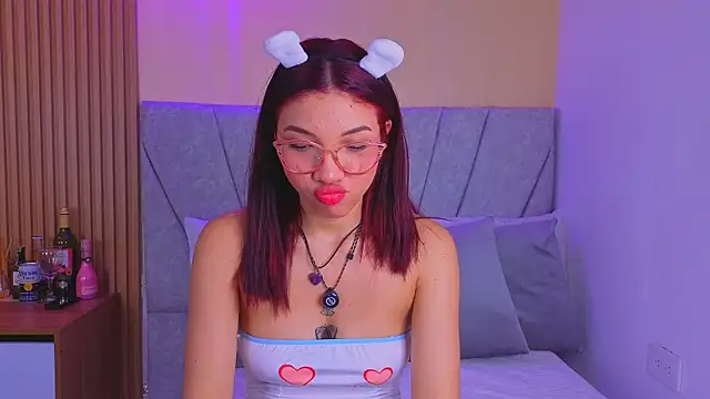 Snapshot of celeste_collins_ chatting on June 2026 03:41:02 AM celeste collins online show from June 2026 03:41:02 AM