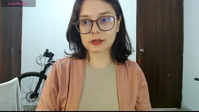 Snapshot of CarlaLorez chatting on October 2025 01:05:02 AM CarlaLorez online show from October 2025 01:05:02 AM