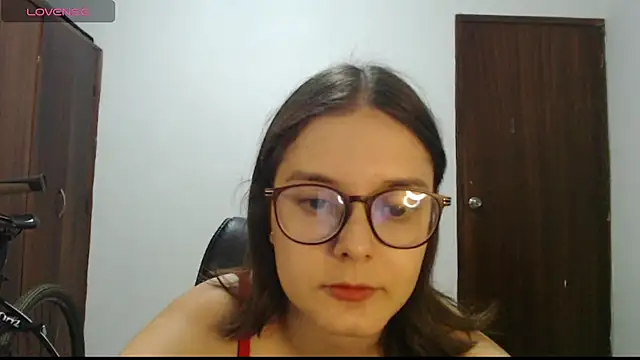 Snapshot of CarlaLorez chatting on October 2025 01:42:01 AM CarlaLorez online show from October 2025 01:42:01 AM