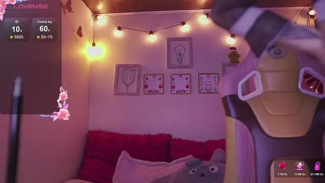 Giia Moretti  online show from December 2025 01:21:02 AM