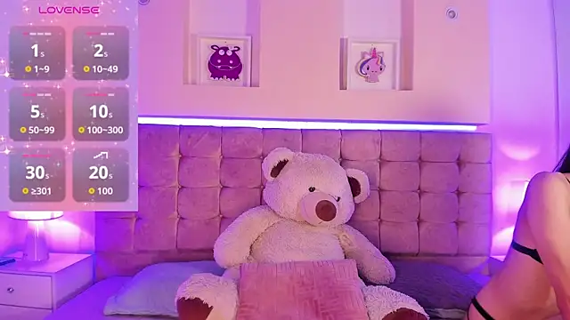 Naya Velvet online show from November 2025 08:41:02 PM