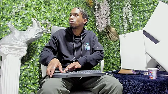 REDBRYAN EBANO online show from November 2025 08:31:01 PM