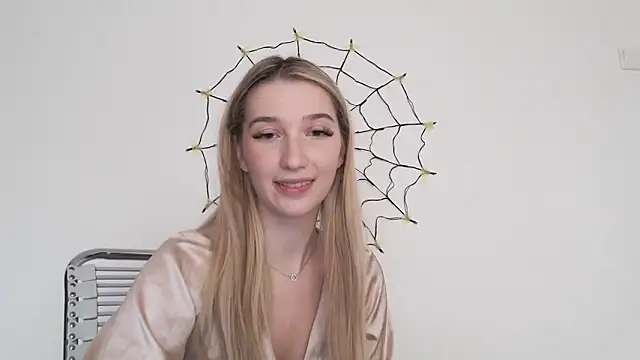 Lucyreeel  online show from October 2025 12:26:02 PM