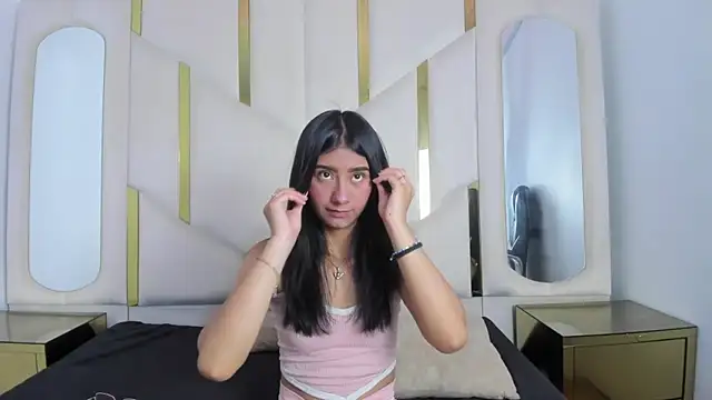 Mia clark18 online show from October 2025 06:57:02 PM