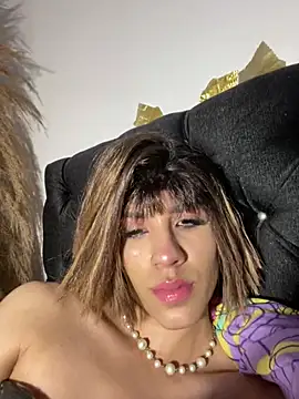 Snapshot of SiaraRealist chatting on March 2026 05:33:02 AM SiaraRealist online show from March 2026 05:33:02 AM