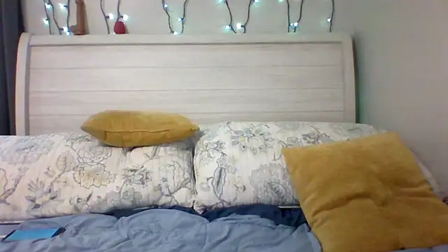 easy briezy online show from December 2025 07:43:02 PM