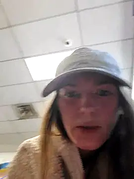 Snapshot of Cassaroll333 chatting on November 2025 03:35:01 PM Cassaroll333 online show from November 2025 03:35:01 PM