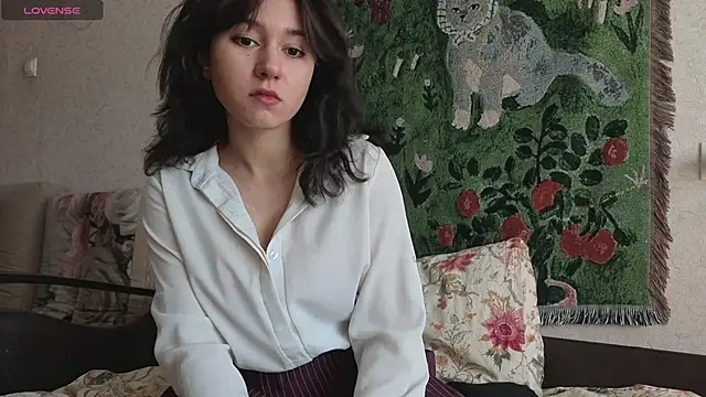 MiaLovelyOne online show from June 2026 05:07:01 AM