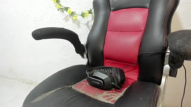 soffycarter1 online show from November 2025 11:37:01 PM