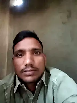 Snapshot of BiggerDickGuy chatting on October 2025 01:15:01 AM BiggerDickGuy online show from October 2025 01:15:01 AM